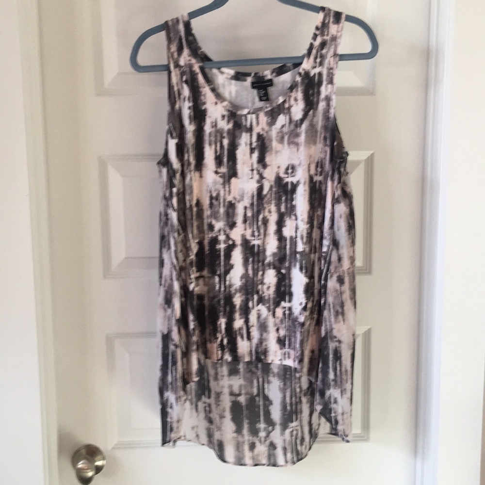 White pink/gray combo print tank by Mercer & Madison – size M.
